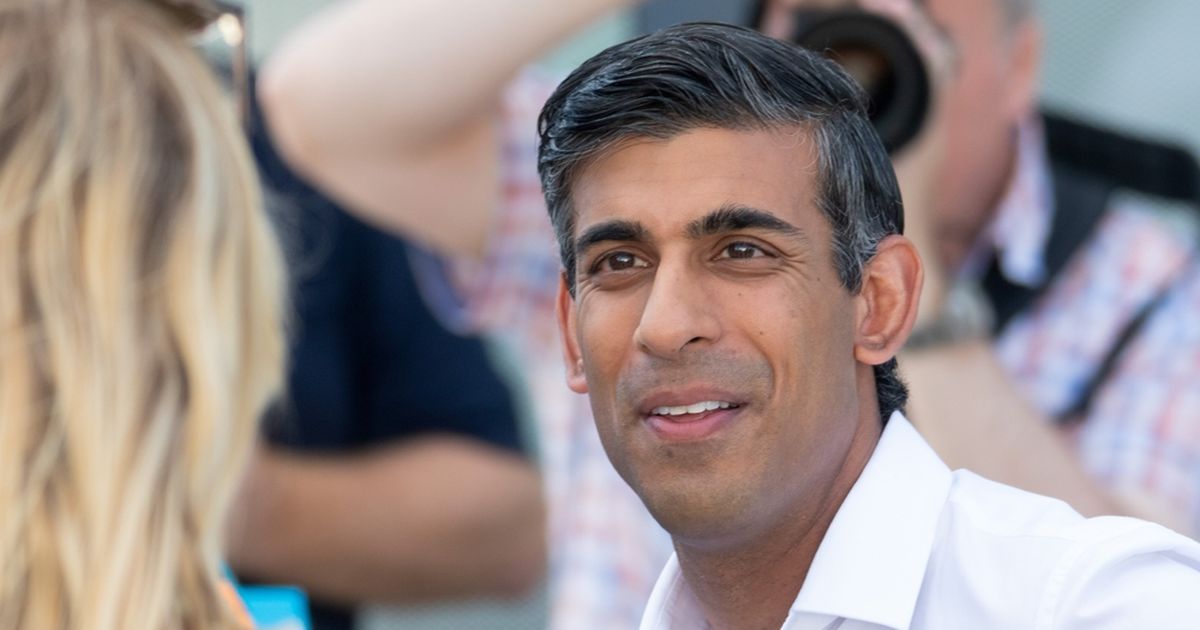 TEHISINTELLEKTI KÜÜSIS ⟩ Facebookis levib suur hulk võltsitud videosid Briti peaministrist