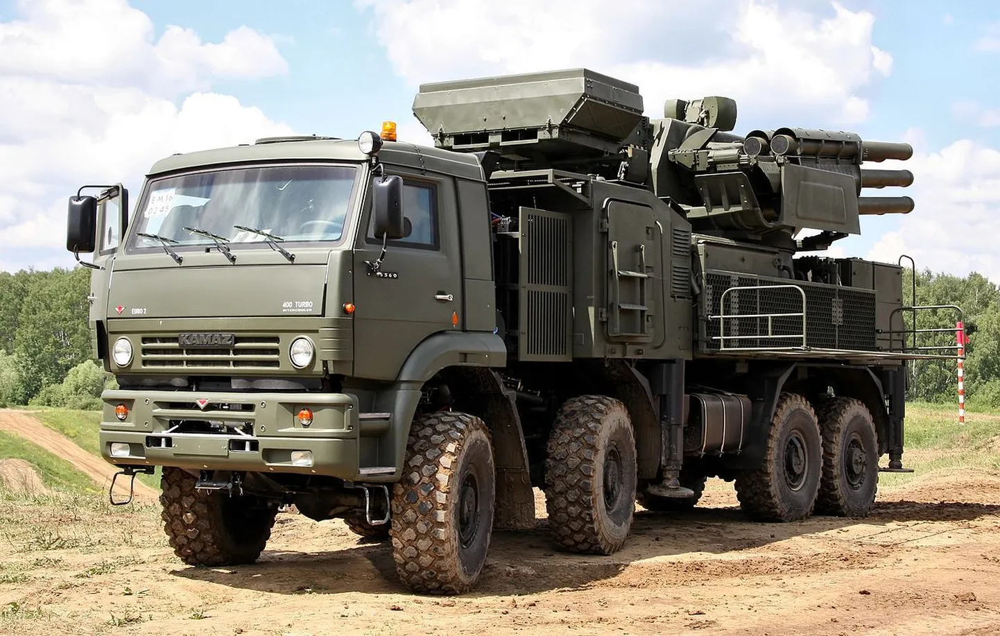 Pansir-S1 õhutõrjesüsteem Kamaz veokil.