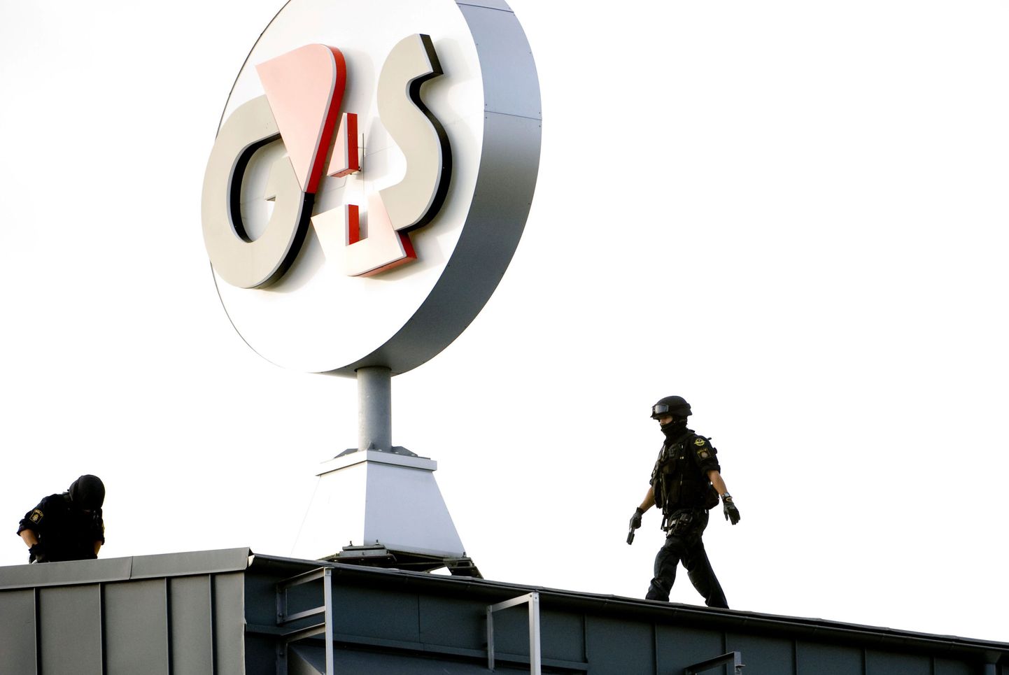 Rootsi politseinik Västbergas turvafirma G4S rahahoidla katusel