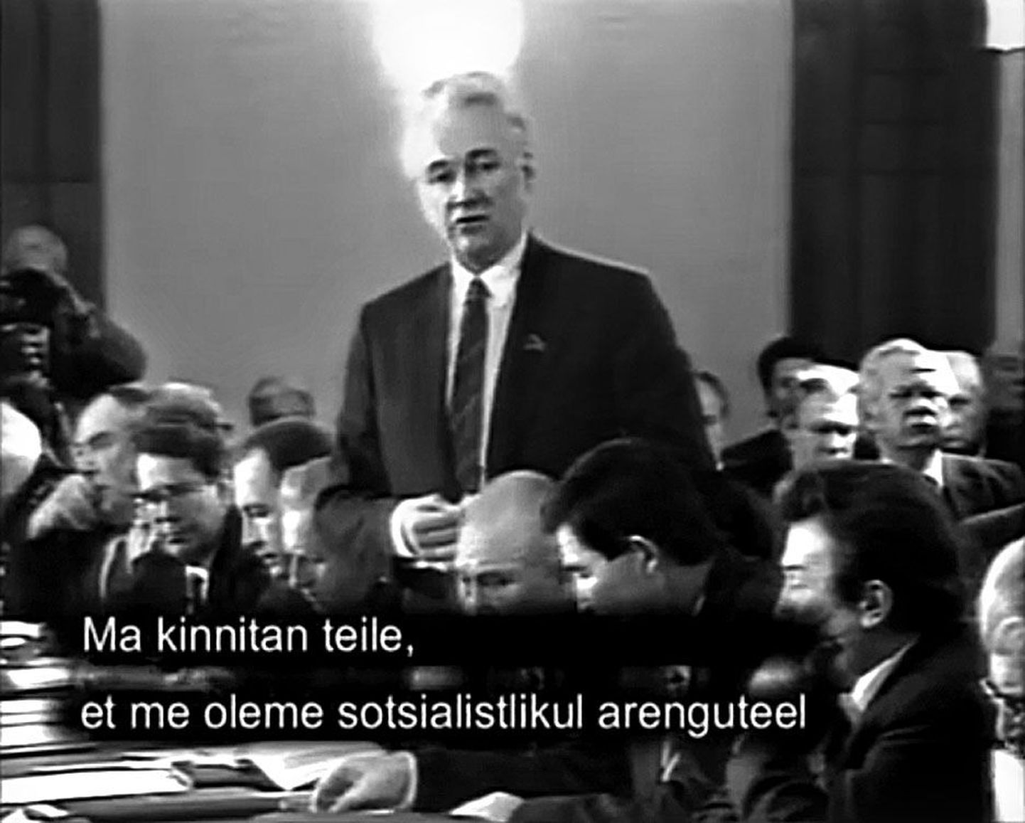 Arnold Rüütel Moskvas NSV Liidu ülemnõukogu presiidiumi istungil 26. novembril 1988.