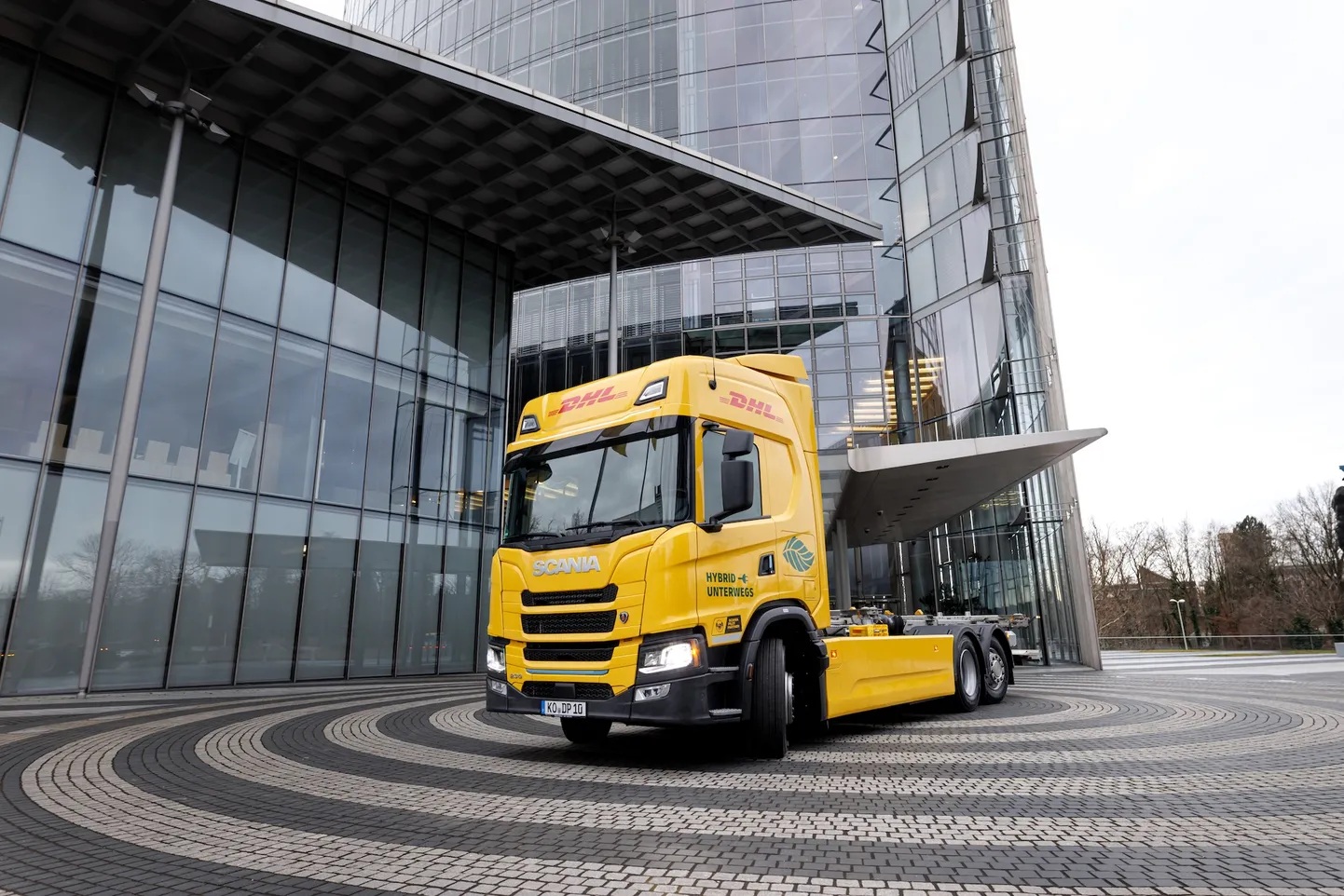 Uuel DHL-i veokil pole diiselmootorit, küll on aga diiselgeneraator. Sellega saab vajadusel akut juurde laadida ja sõiduulatust pikendada.