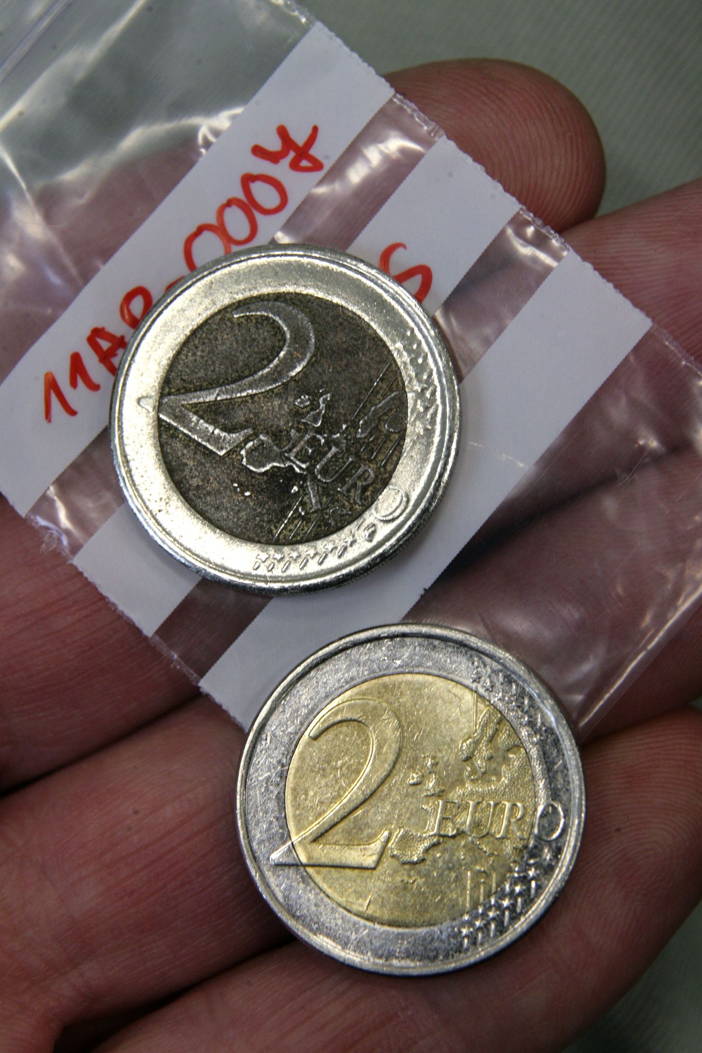 Viljandist leiti taas üks võltsitud euromünt.