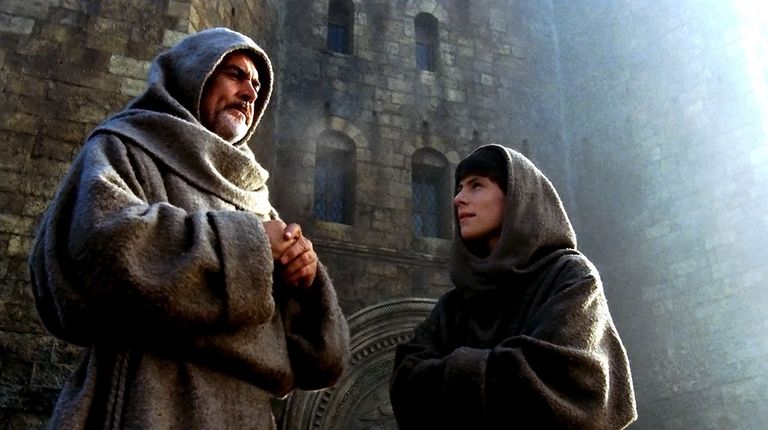 Kaader filmist «Roosi nimi». Pildil Sean Connery (vasakul) ja Christian Slater