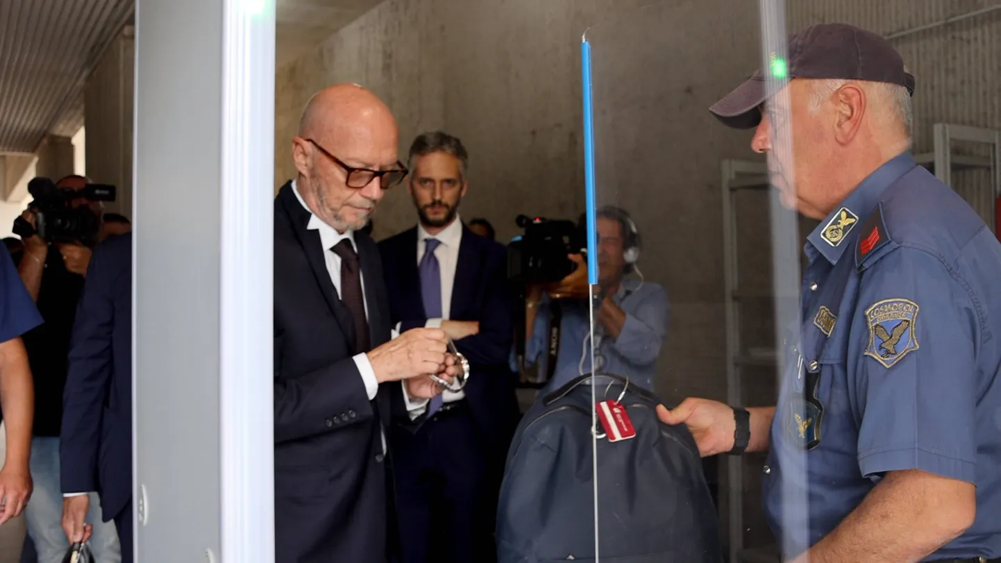 Lavastaja Paul Haggis kohtus
