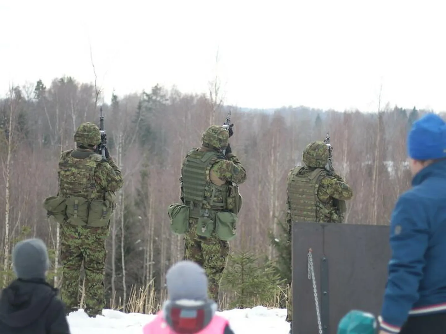 Aupaukude laskmine Ennuksemäe metsavennapunkri juures