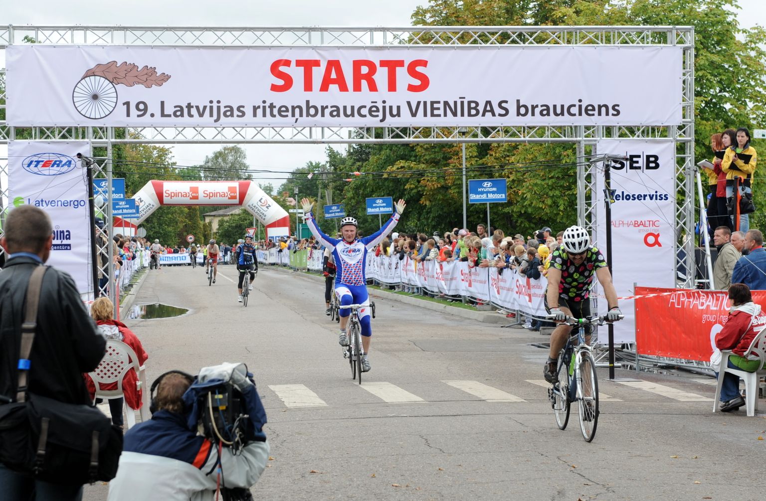 19.Latvijas riteņbraucēju vienības velobrauciena finišs Siguldā.