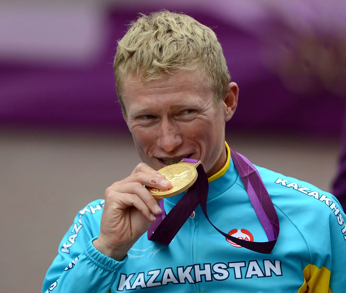 Aleksandr Vinokurov Londonist võidetud olümpiakullaga