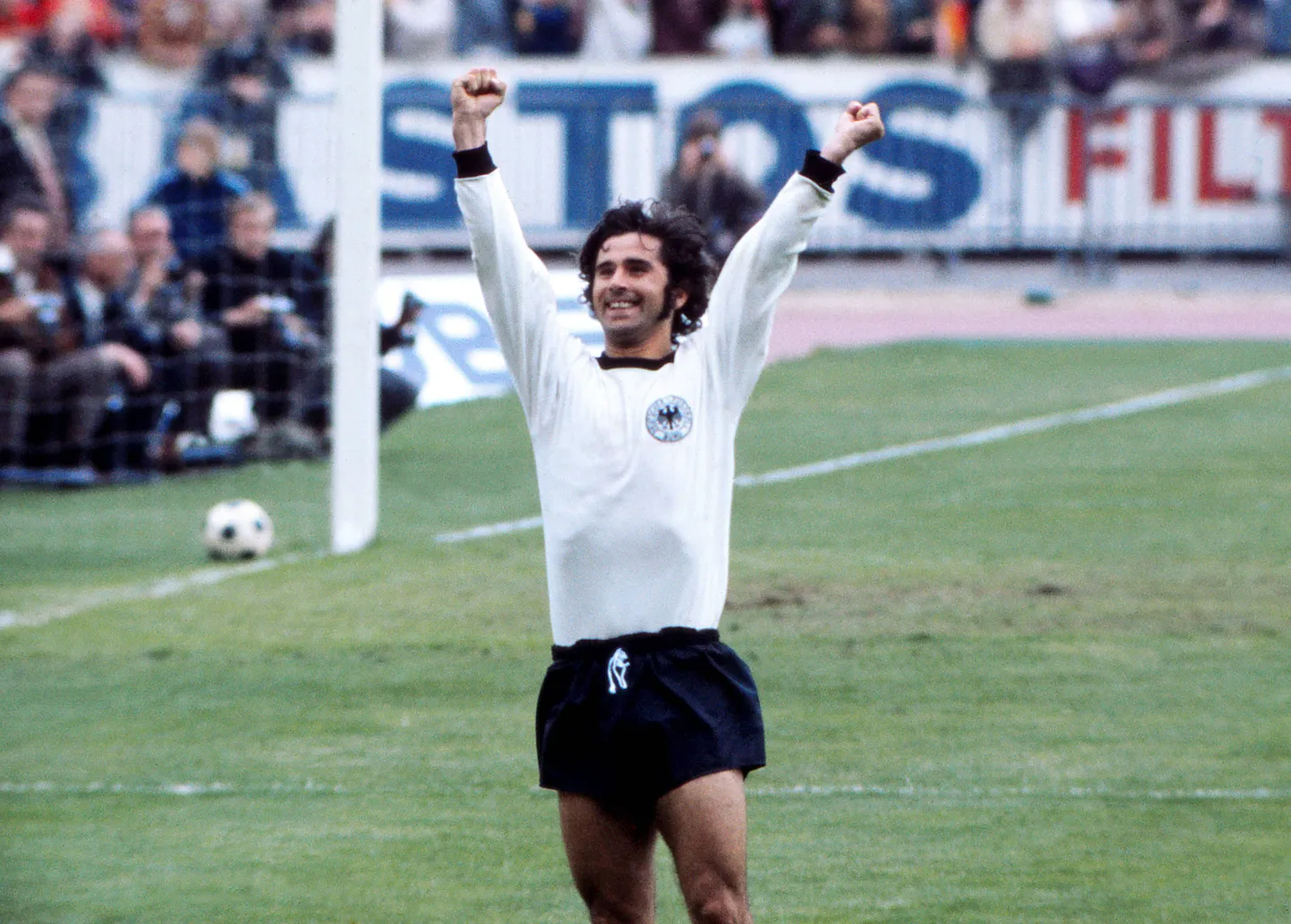 Saksamaa jalgpalli üks suuremaid legende Gerd Müller siirdus taevastele vutiväljakutele.
