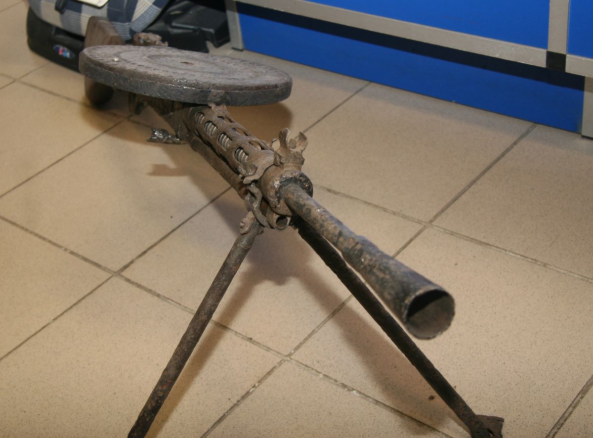 Пулемет Дегтярева, в народе "Дегтярь", выпускался в 1924-1927 годах.