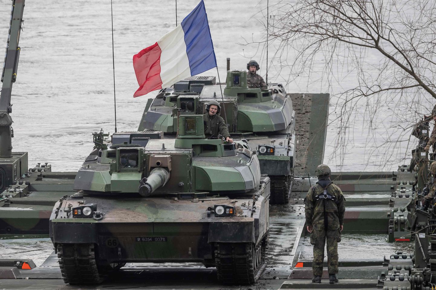 Prantsuse sõdurid tankidega Leclerc NATO sõjaväeõppusel Dragon 2024 Poolas. 4. märts 2024.