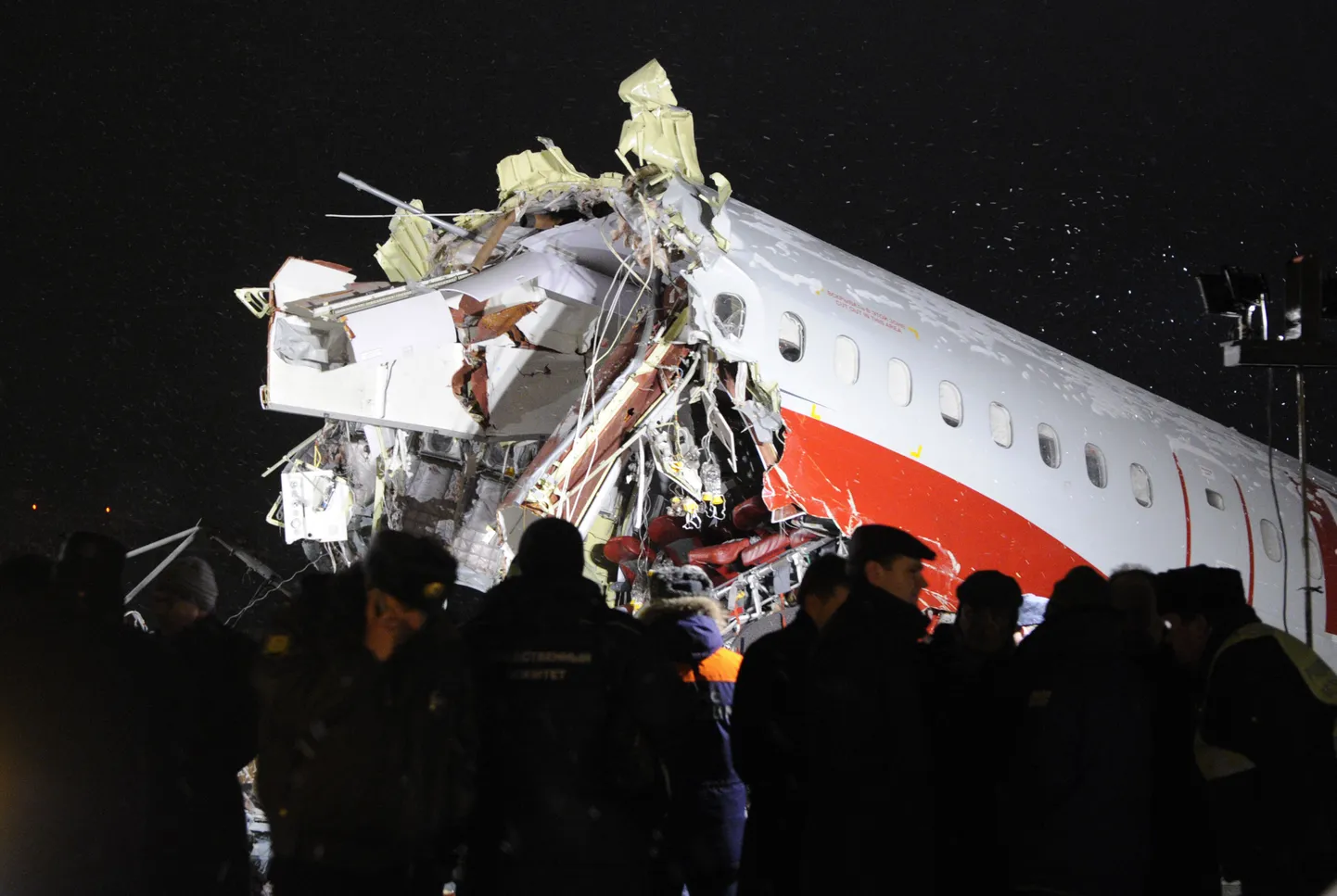 На самолете Ту-204, который разбился при посадке в столичном аэропорту "Внуково", раньше летала сборная России по футболу.