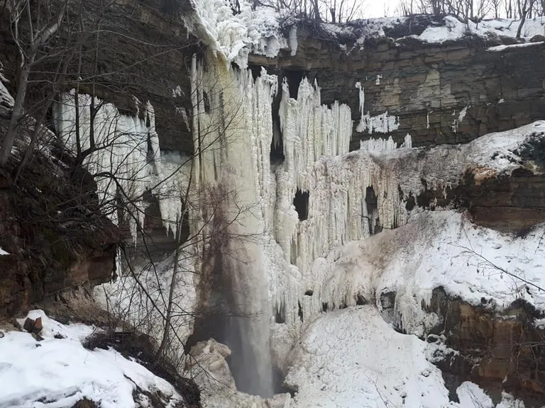 Водопад Валасте.