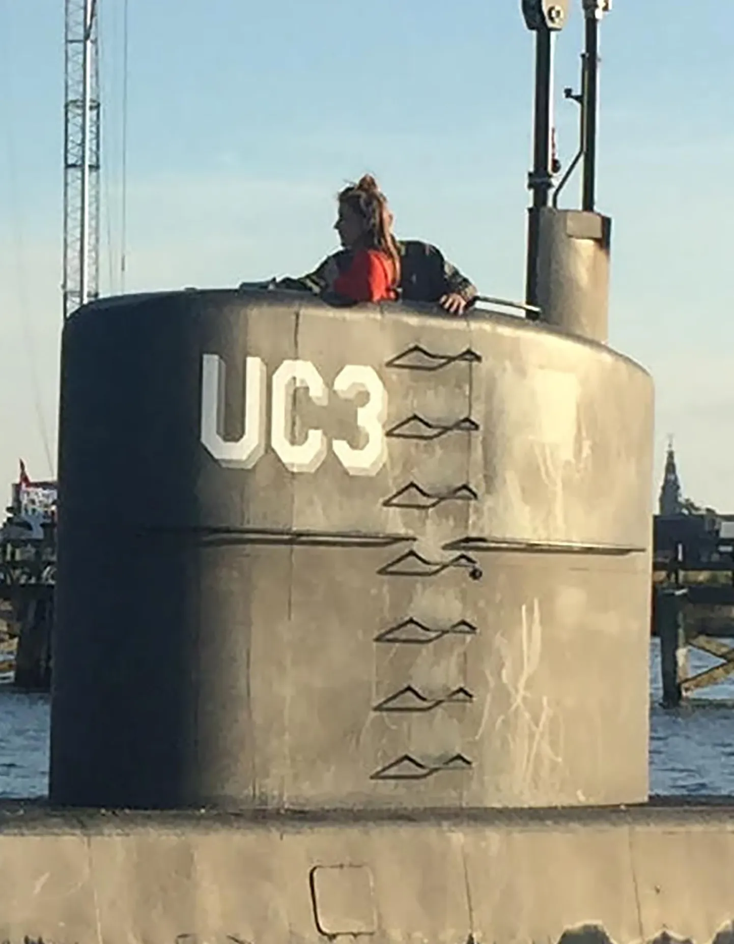 Rootsi ajakirjanik Kim Wall Taani leiutaja Peter Madseni alveelaeval.