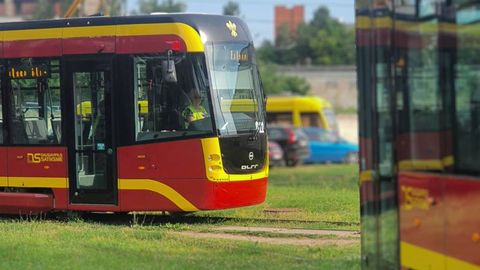 Būvdarbu dēļ naktī uz piektdienu Daugavpilī pārtrauks tramvaju satiksmi