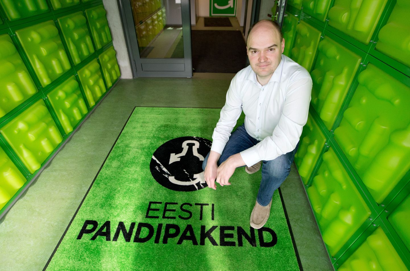 Pildil on Eesti Pandipakend juht Rauno Raal.