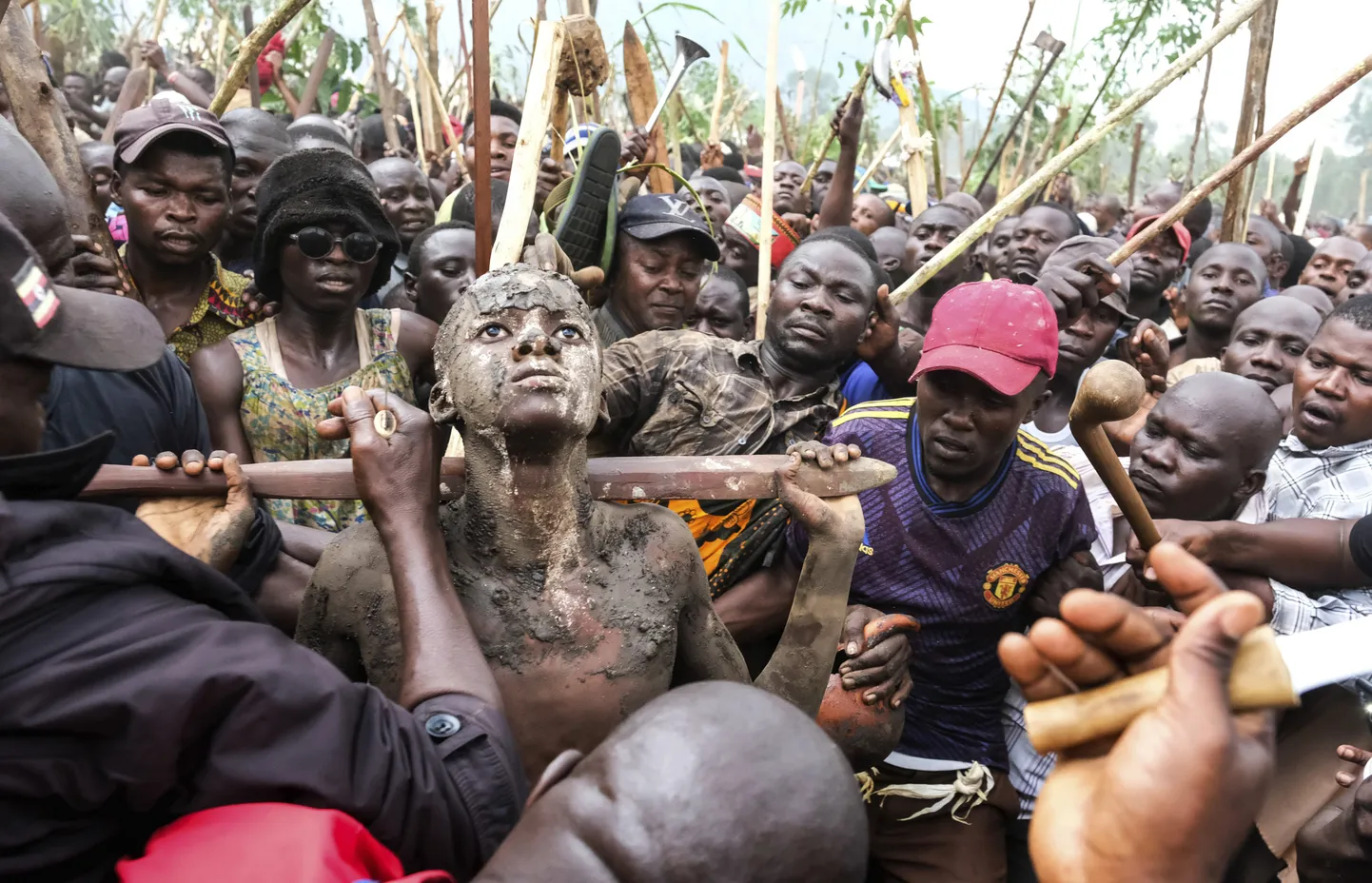 Uganda massiline ümberlõikamise rituaal.