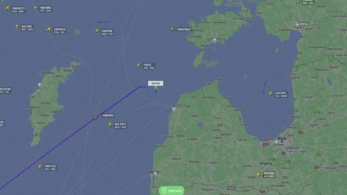 Путь самолета согласно сайту FlightRadar24