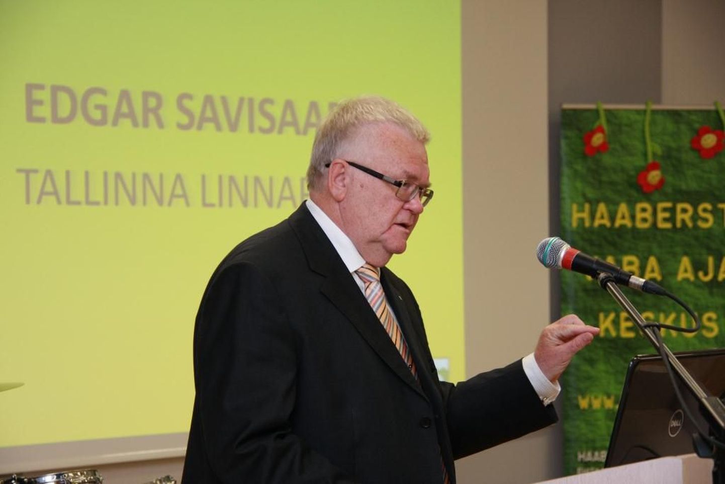 Linnapea Edgar Savisaar.