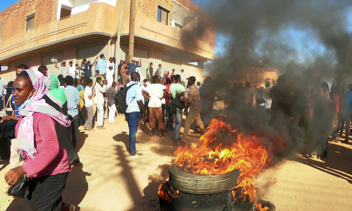 Valitsusvastased meeleavaldajad Omdurmanis.