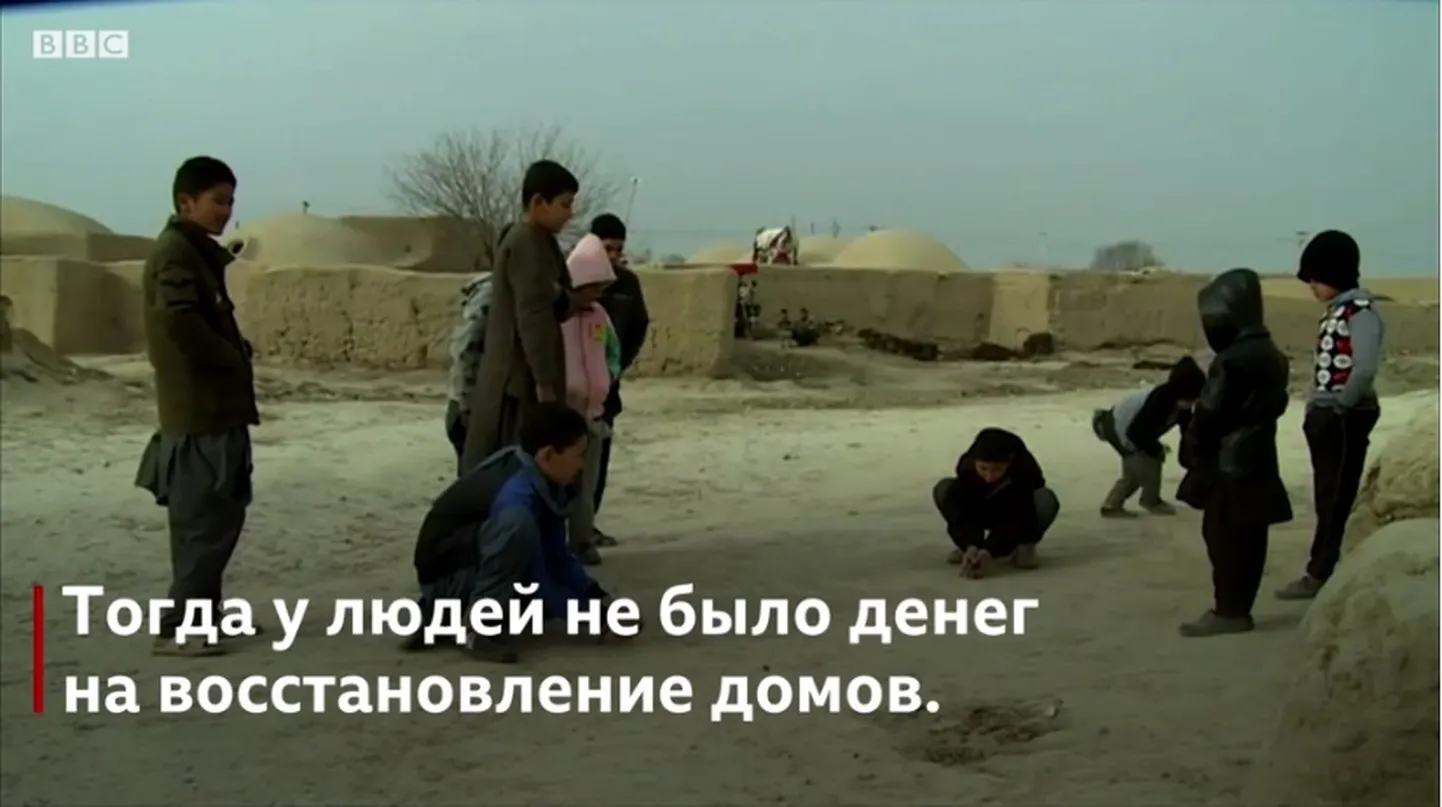 Несмотря на то, что местные живут в окружении ракет еще с 1980-х, деревня может взлететь на воздух в любой момент.