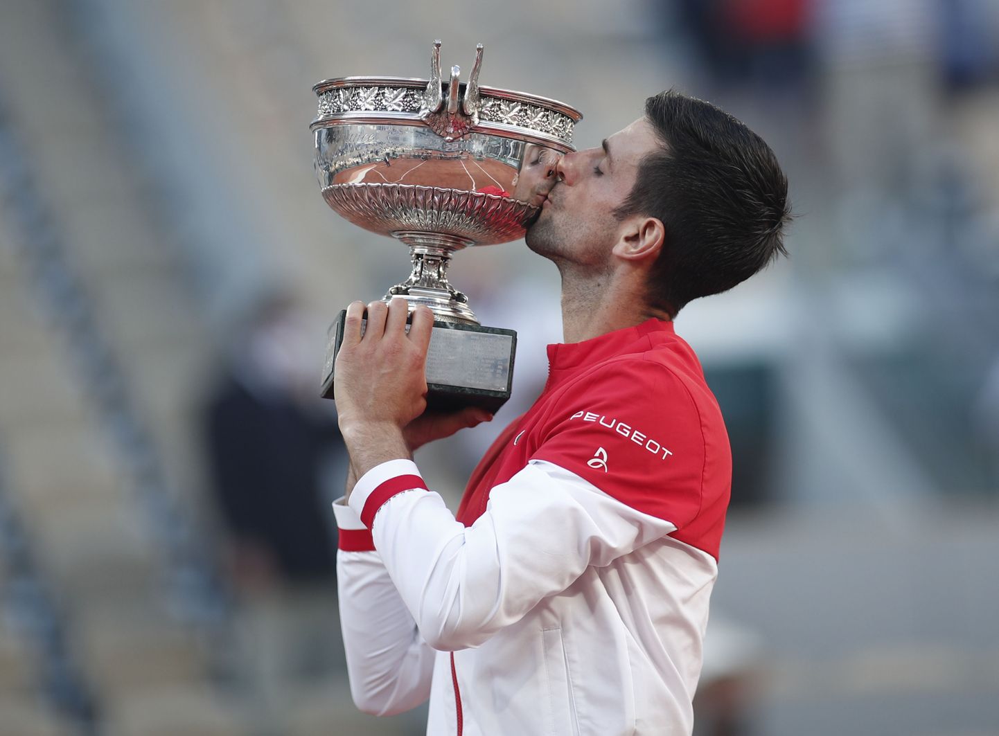 Novak Djokovic võitis Pariisis karjääri 19. suure slämmi turniiri.