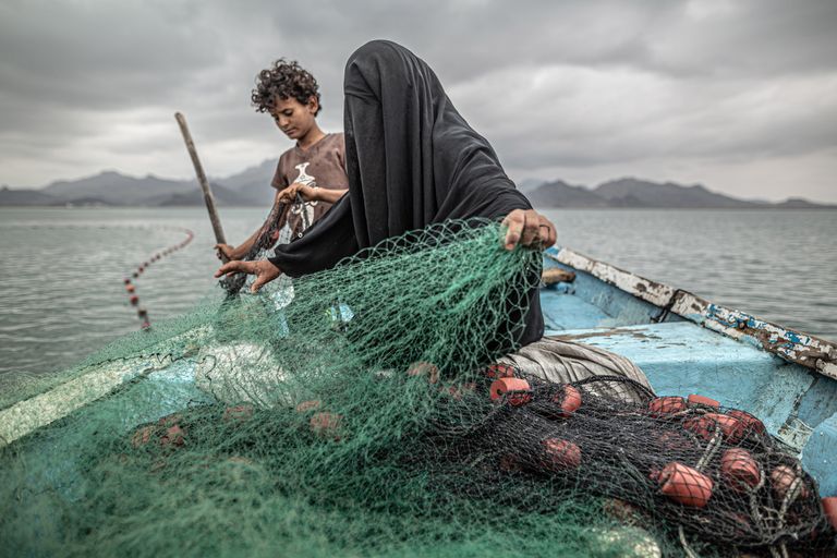 Pablo Tosco foto tika atzīts par labāko kategorijā "Mūsdienu problēmas". Foto uzņemts Jemenā, kur vēl joprojām kara dēļ plosās viena no lielākajām modernās pasaules humanitārajām krīzēm. 