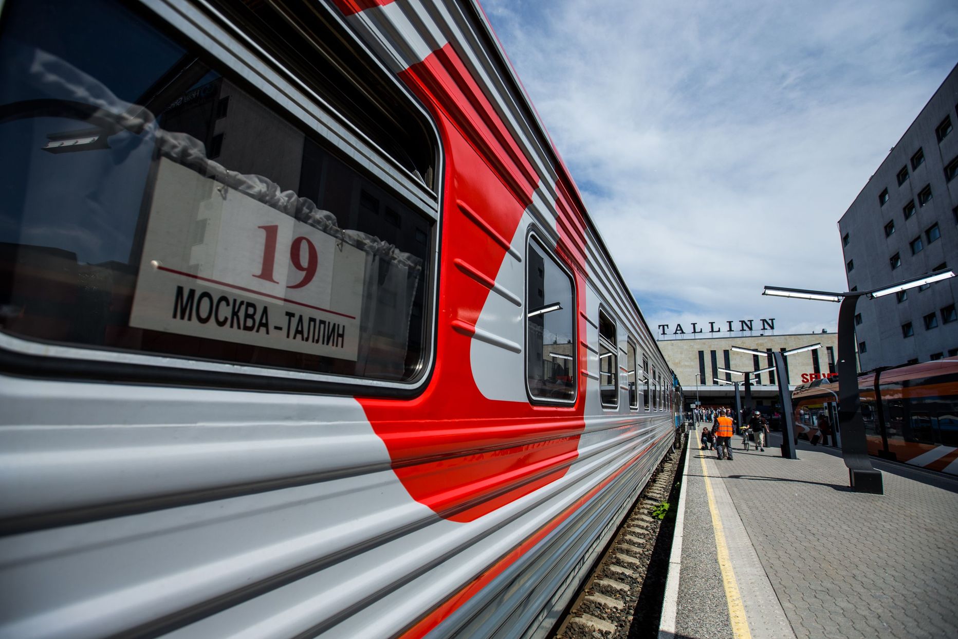 Ржд прямой поезд. Поезд Москва Таллинн. Москва-Таллин поезд Балтийский. Таллин — Санкт-Петербург поезд. ЖД вокзал Таллин.