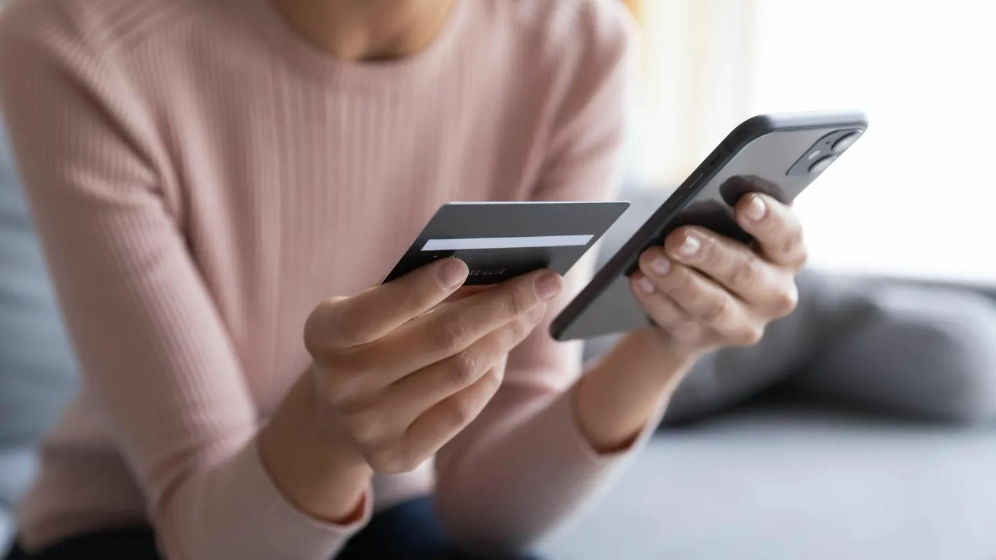 Reisima minnes on mõistlik endale selgeks teha, millistel tingimustel saab välisriigis kasutada mobiilsideteenuseid.