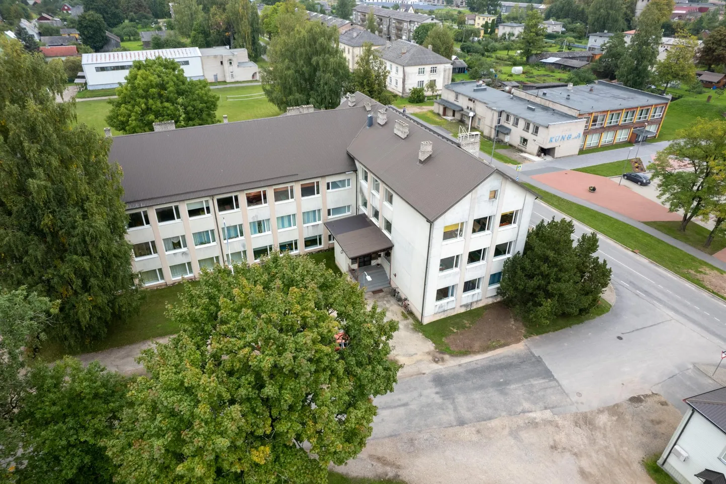 Mõisaküla koolimaja lõpetab töö oma 51. aasta künnisel.