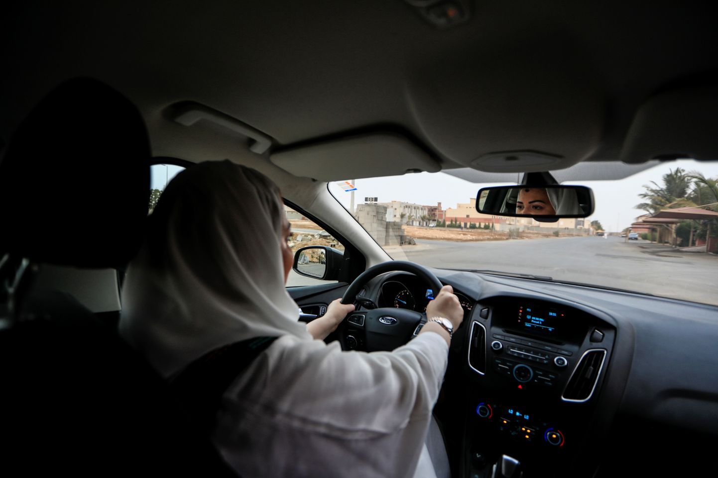 Inimõigusrühmituste andmeil võitlesid mullu vahistatud naisõiguslased naiste õiguste eest juhtida autot.