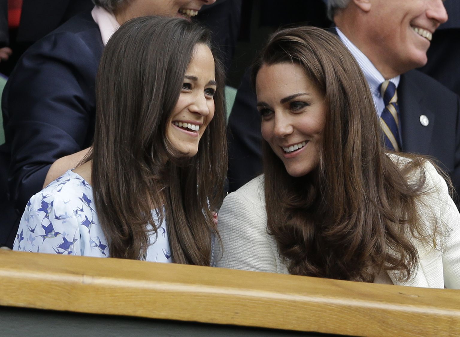 Kate Middleton koos õe Pippaga 2012. aastal.