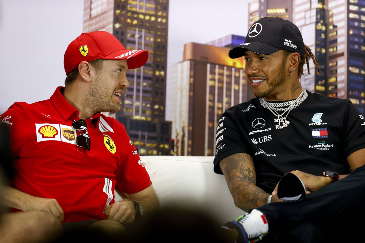 Paljud lootsid Sebastian Vettelit (vasakul) ja Lewis Hamiltoni järgmisel hooajal samas meeskonnas näha. Märgid näitavad aga, et nii ei lähe.