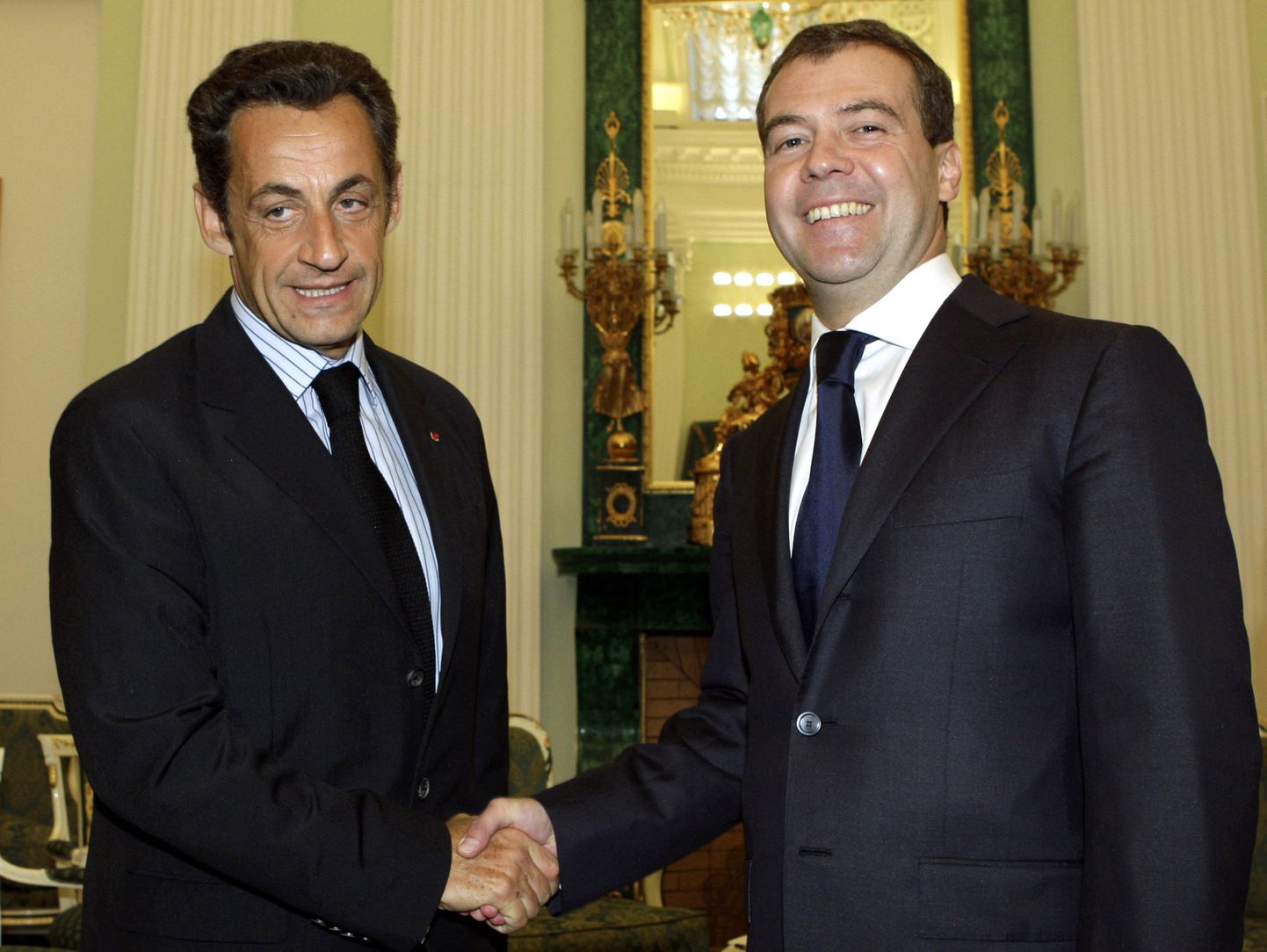Prantsusmaa president Nicolas Sarkozy (vasakul) ja Venemaa riigijuht Dmitri Medvedev eilsel kohtumisel Kremlis.