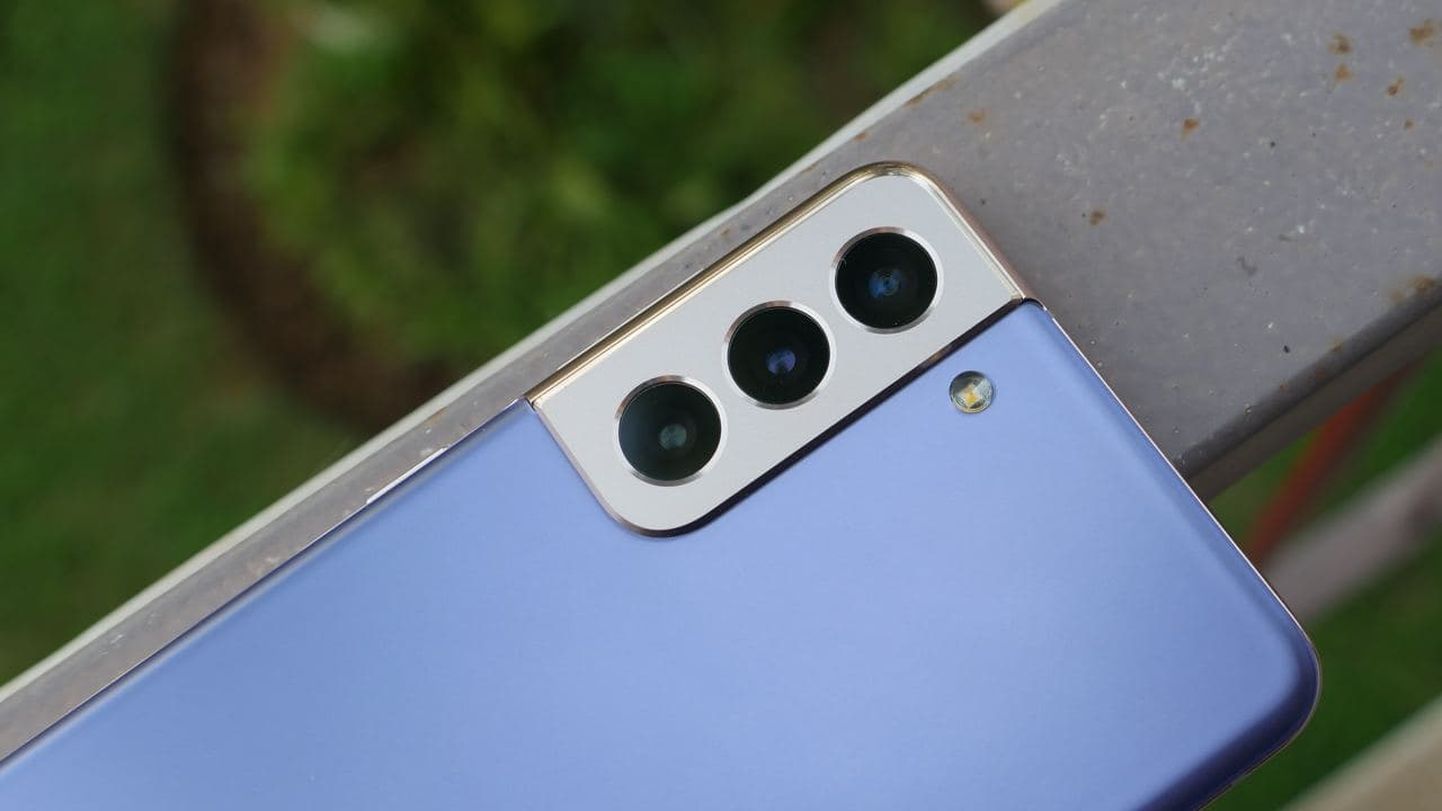 Samsung Galaxy S21 on eelmisel aastal välja tulnud mobiiltelefon, mis saab nüüd uusima mudeli S22 omadusi juurde.