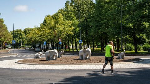 Galerii ⟩ Uuenduskuuri läbinud Pärnu kesklinna tuiksoon avati taas liikluseks