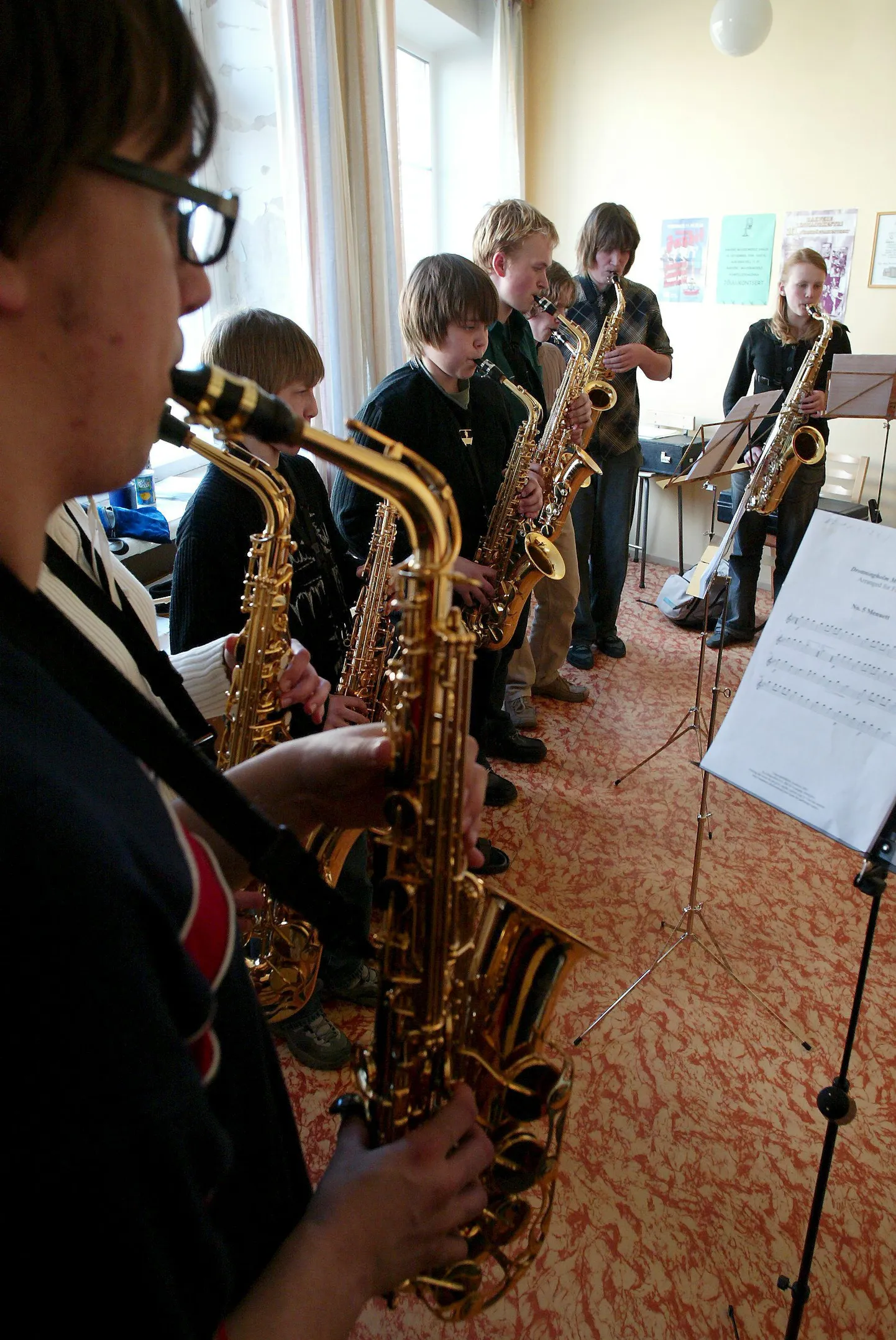 Näide muusikakooli igapäevaelust, pildil Rakvere noored.