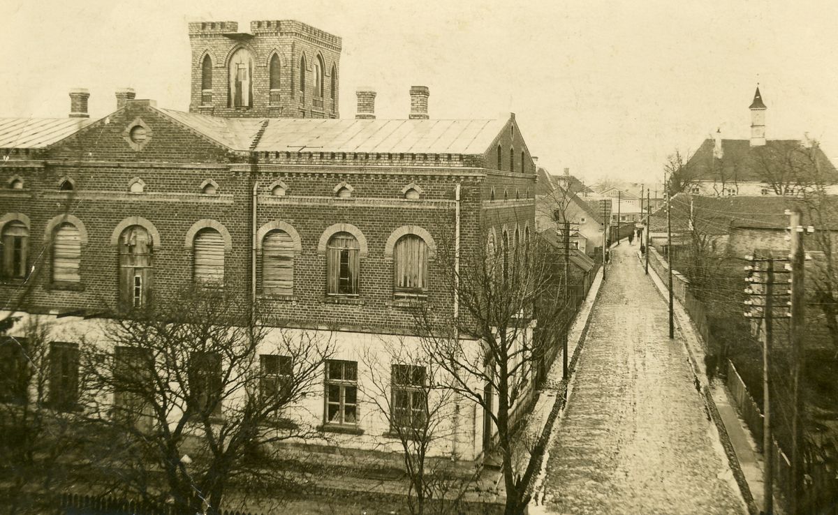 Aaviku majast on tehtud foto 1920. aastate II poolel.