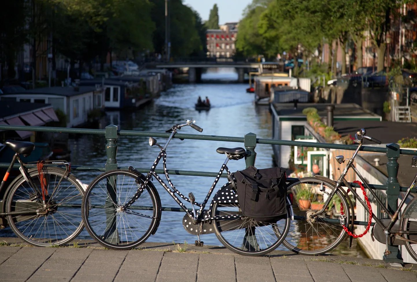 Amsterdam võib uhkeldada maailma kõige jalgrattasõbralikuma linna tiitliga.