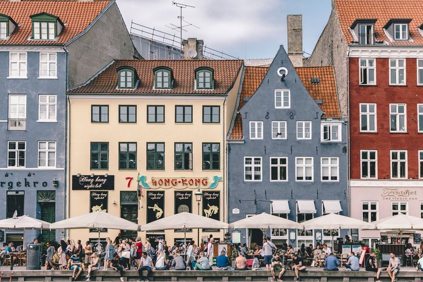 Nyhavn - kunagise kaubasadama alal nauditakse kanali kaldal rahulikku atmosfääri, jazz muusikat ja suurepärast toitu.