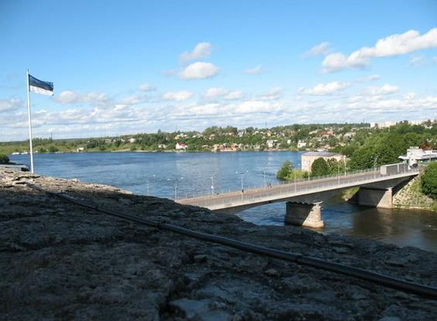 Vaade piirisillale Narva jõel.