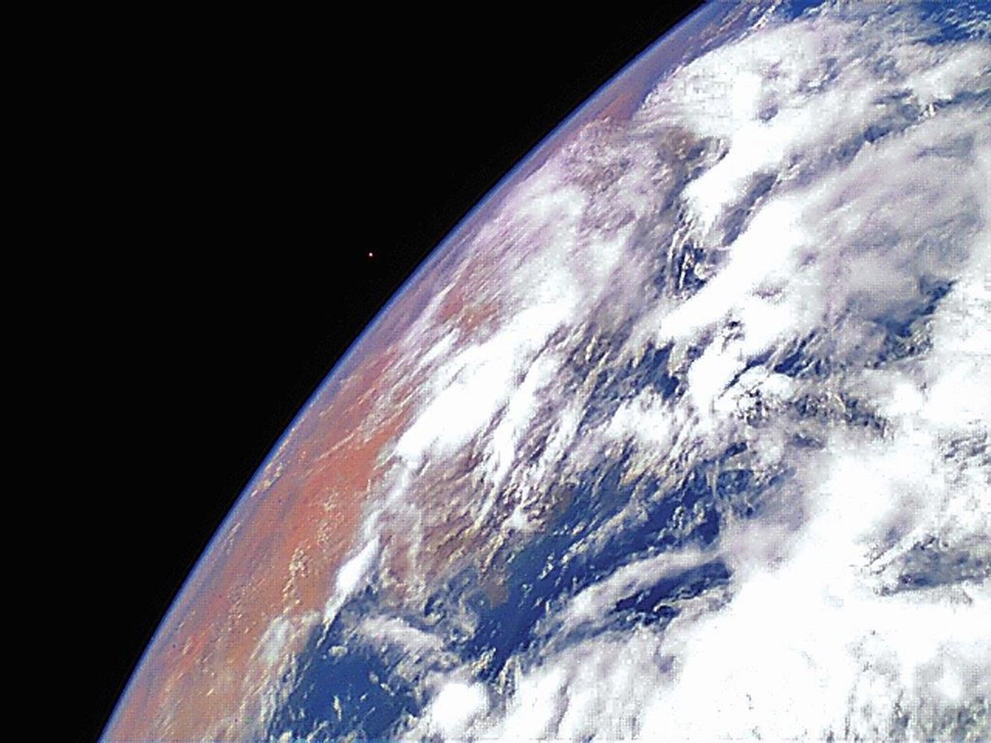 Первое фото спутника EstCube-1 с орбиты