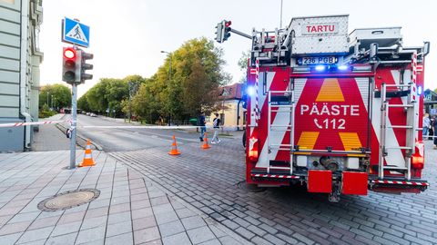 Päästjad aitasid Emajõkke hüpanud mehe kaldale ja kustutasid tulekahjusid