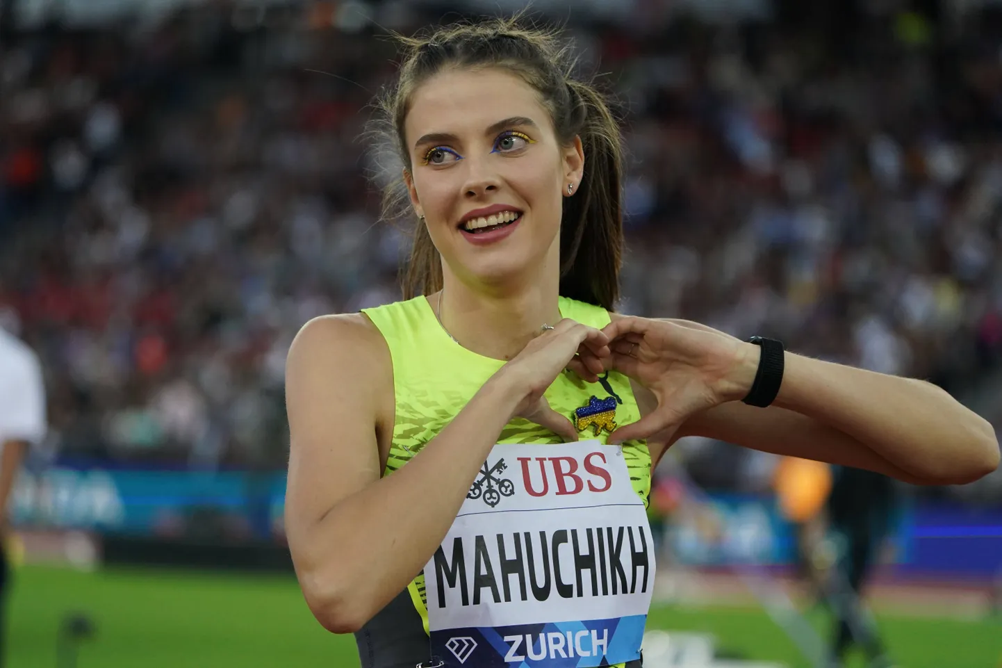 Jaroslava Mahutšihhil jäi sportliku seljataha peaaegu ideaalne aasta. Kahjuks peab ta pidevalt valutama südant kodumaa pärast.