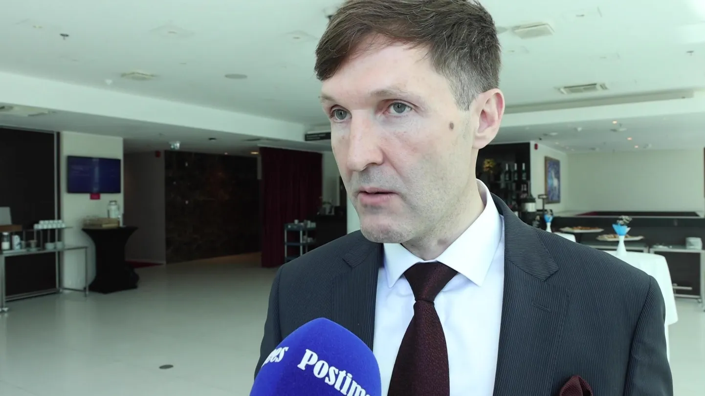 mariliis_martin_martin_helme_ekre_volikogul_intervjuu_cfvbduUL.mp4