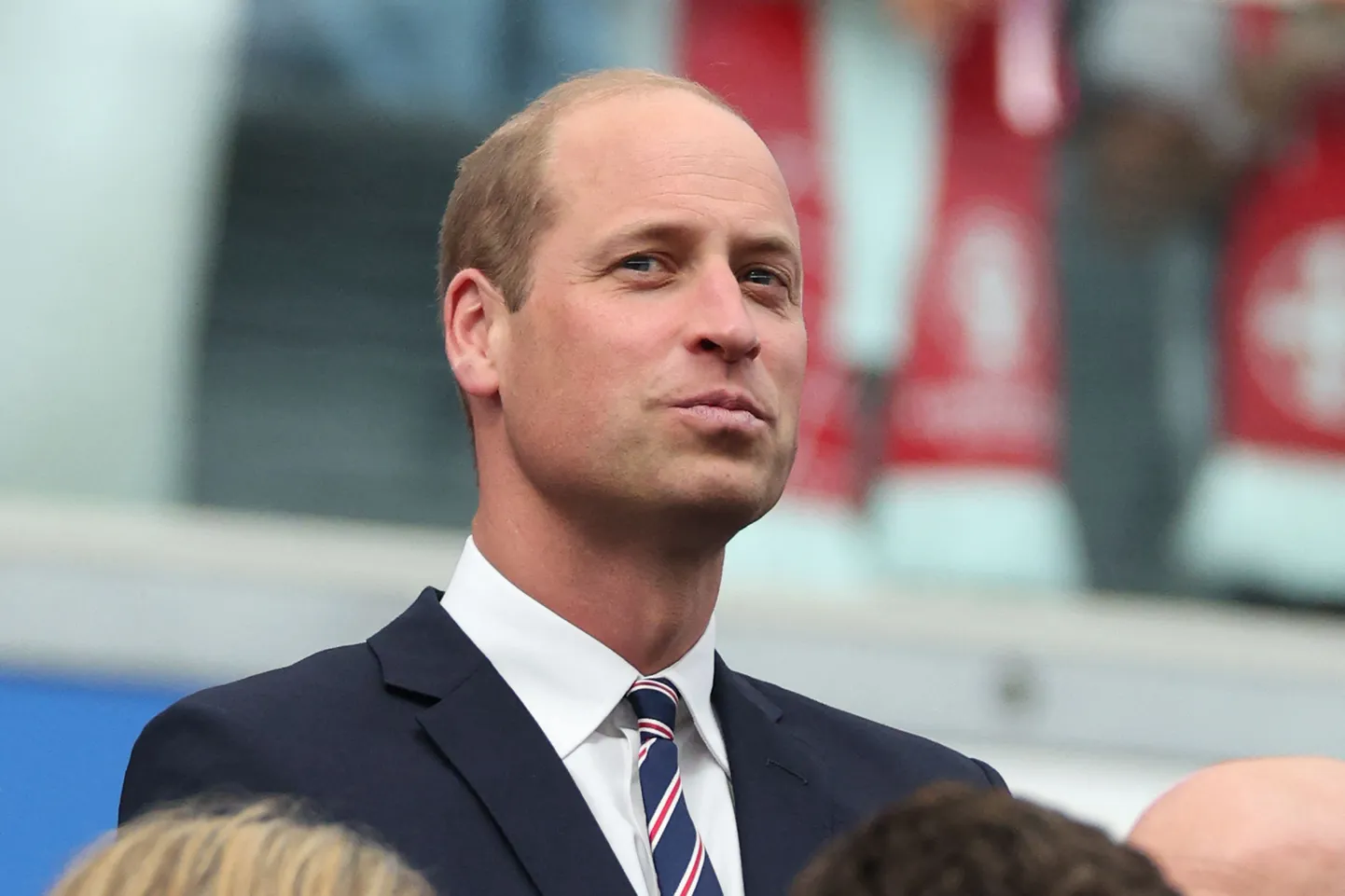 Prints William.