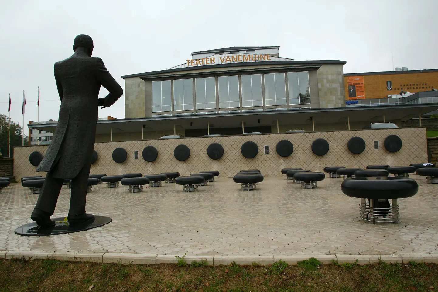 Vanemuise kontserdimajas.