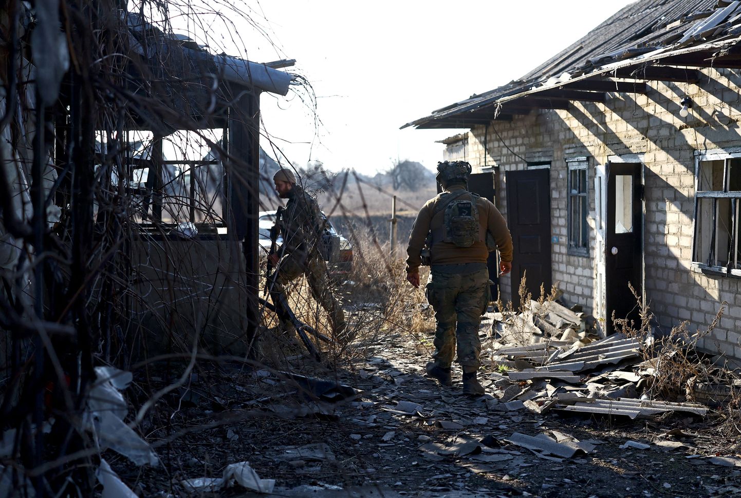 Ukraina sõdurid suunduvad positsioonidele Donetski oblastis Vuhledari lähistel.