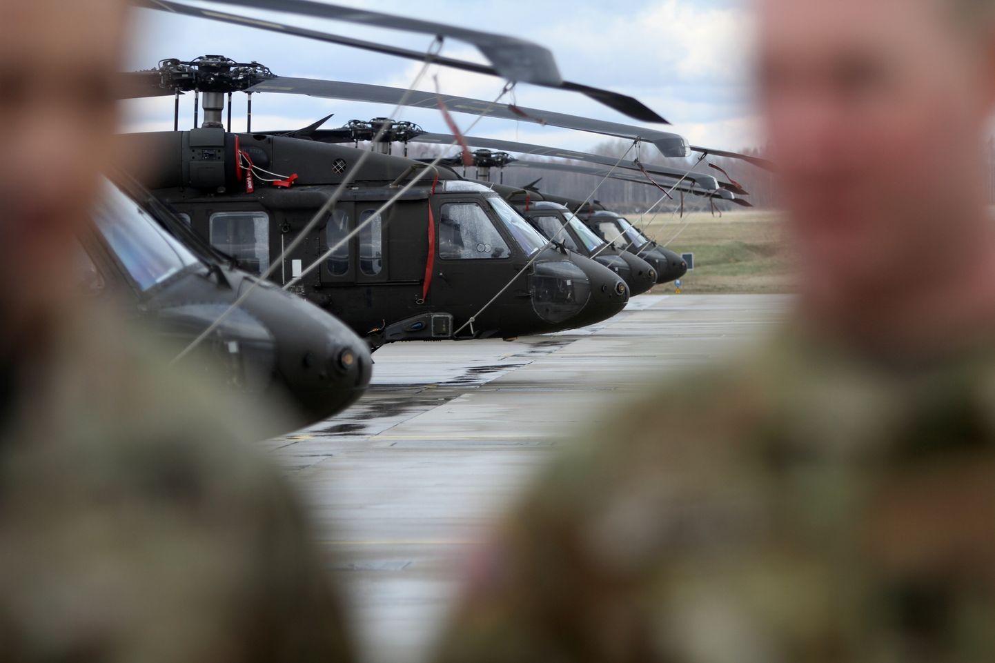 Helikopterid Black Hawk. Foto on illustratiivne.