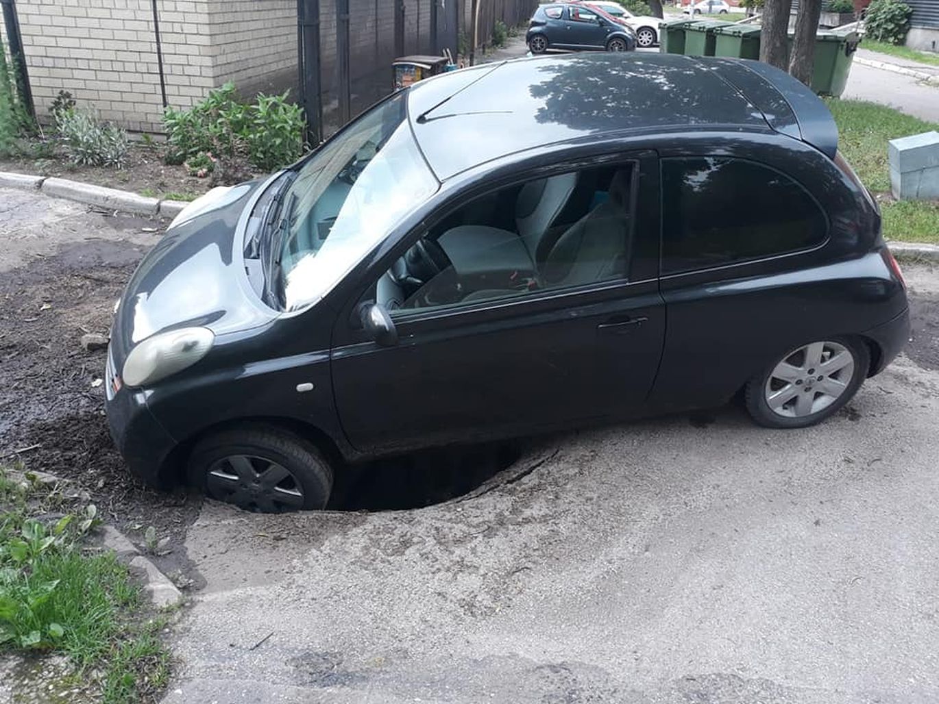 Тарханкут машина провалилась