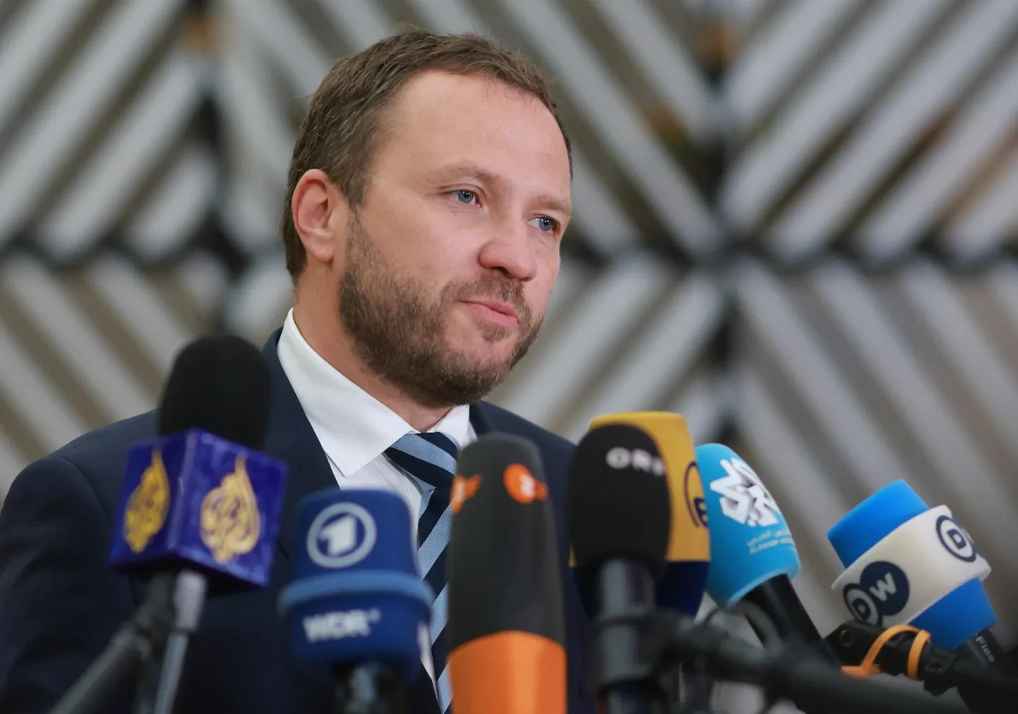 Välisminister Margus Tsahkna sõnul on Ameerika Ühendriikide ametist lahkuva valitsuse otsus piirata kiipide müüki osale Euroopa Liidu liikmesriikidele viga.